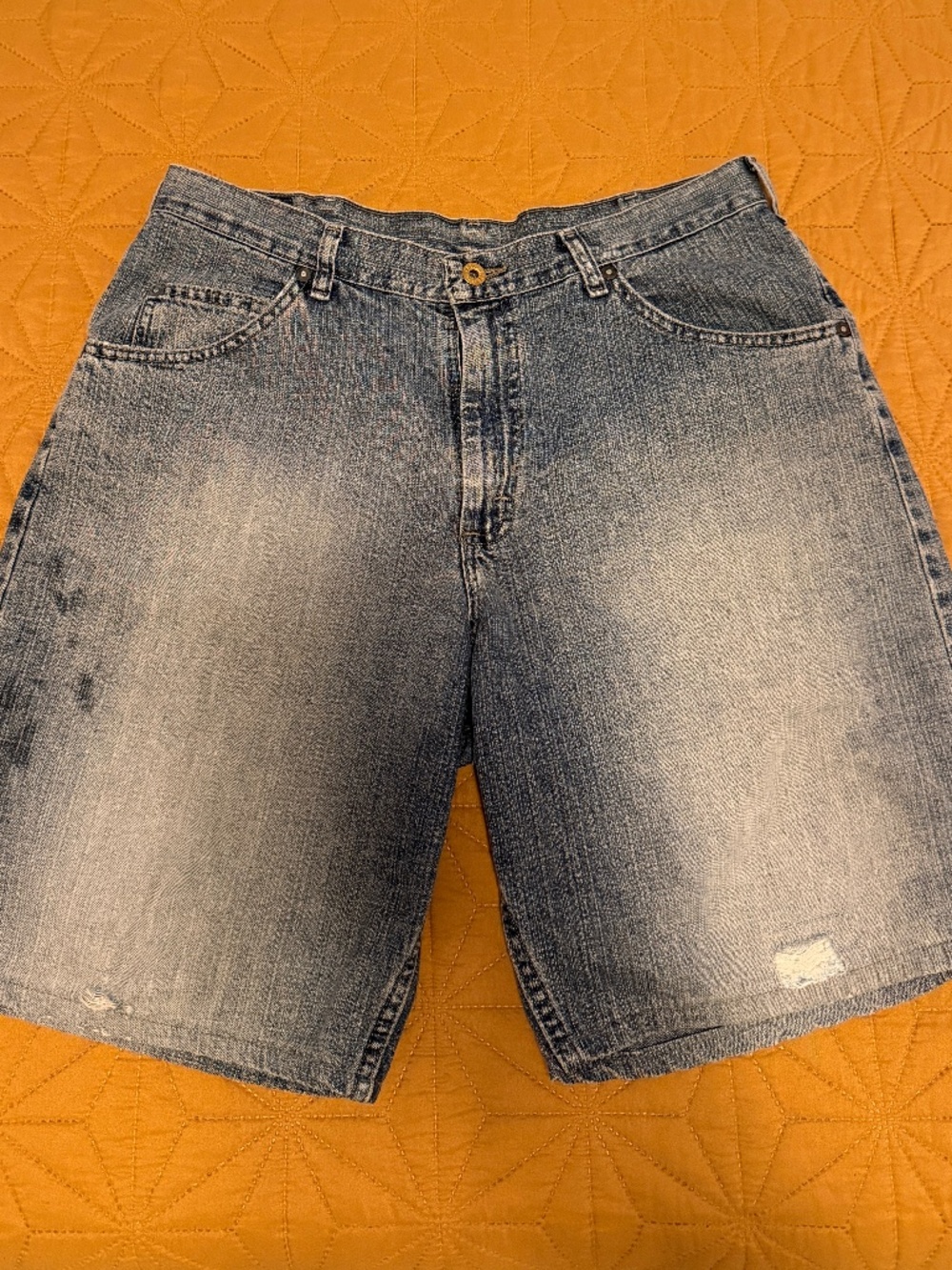 Lee Dungarees Men’s Loose Straight Leg Distressed Denim Shorts 34